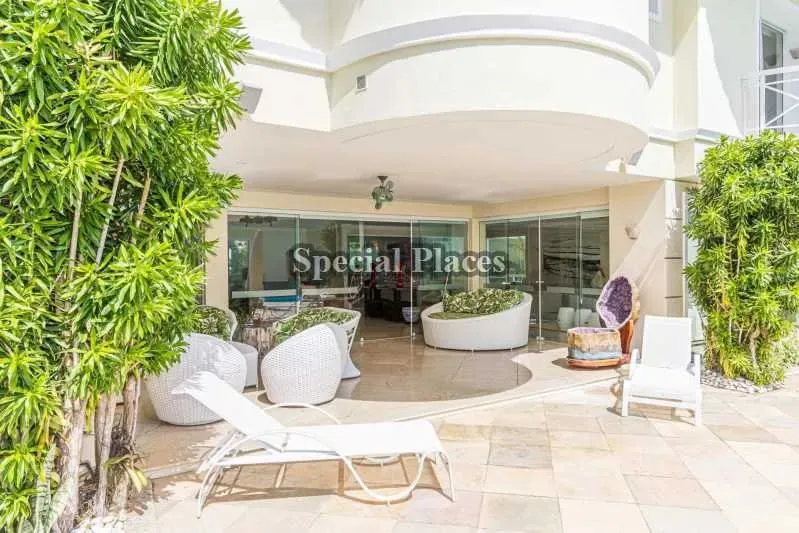 Furnished home with 5 bedrooms and 5 parking spaces — photo 9