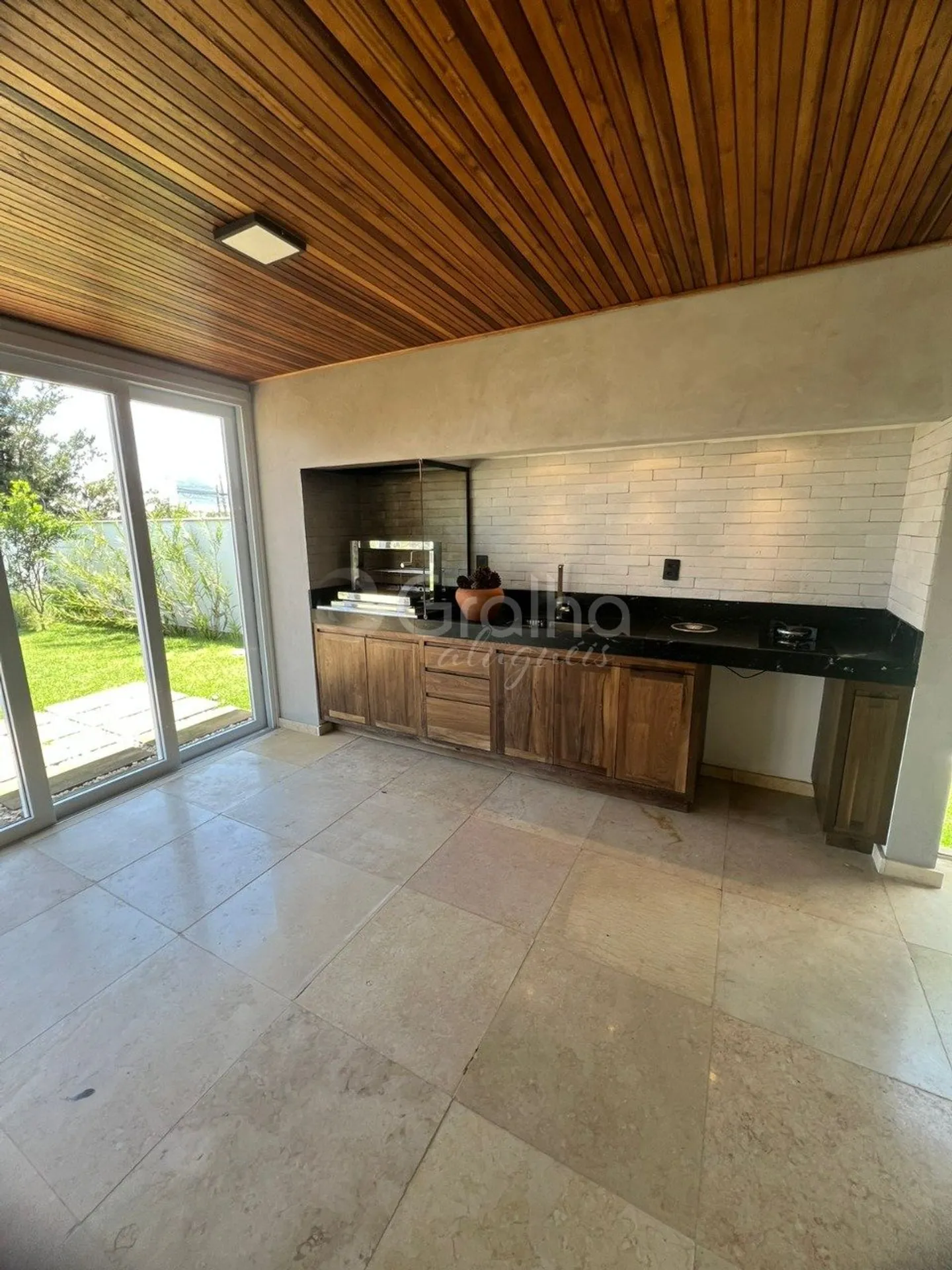 Квартира 671 м²: 4 спальни с ванными и 5 ванных