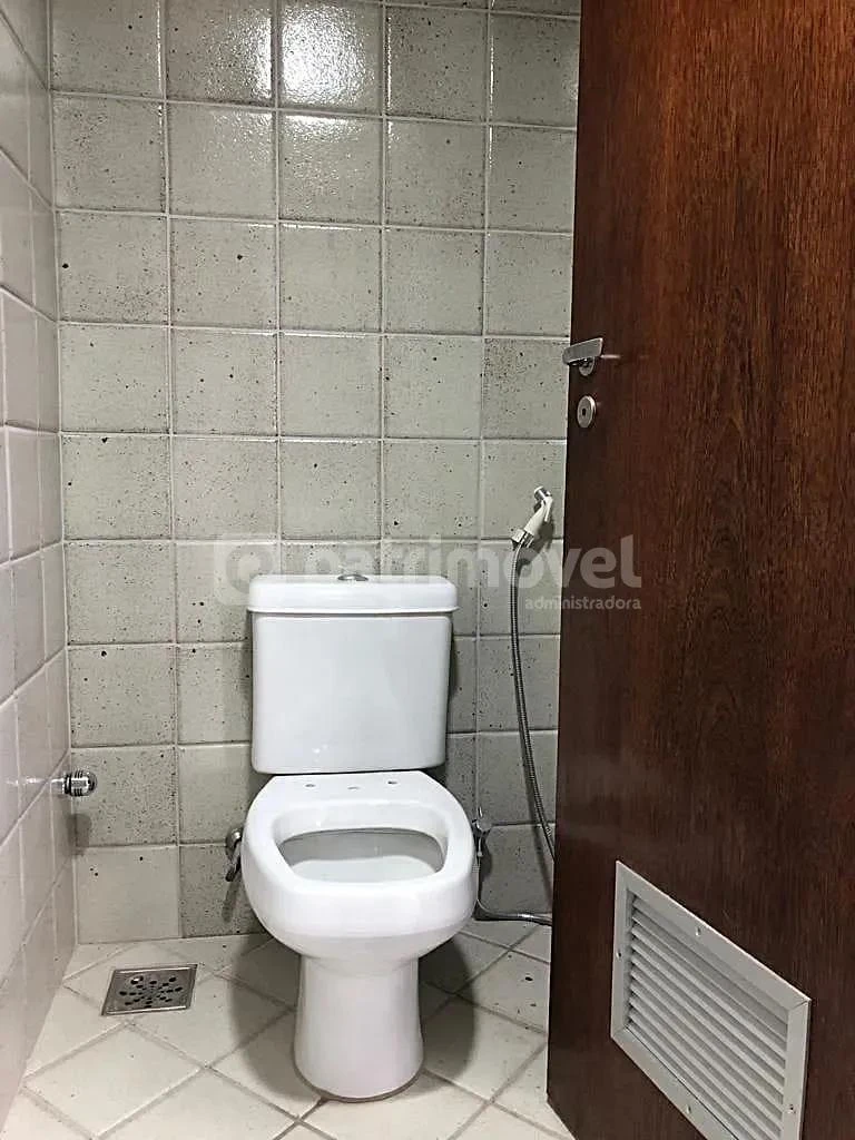 Unfurnished 350 m² apartment with built-in cabinets — photo 7