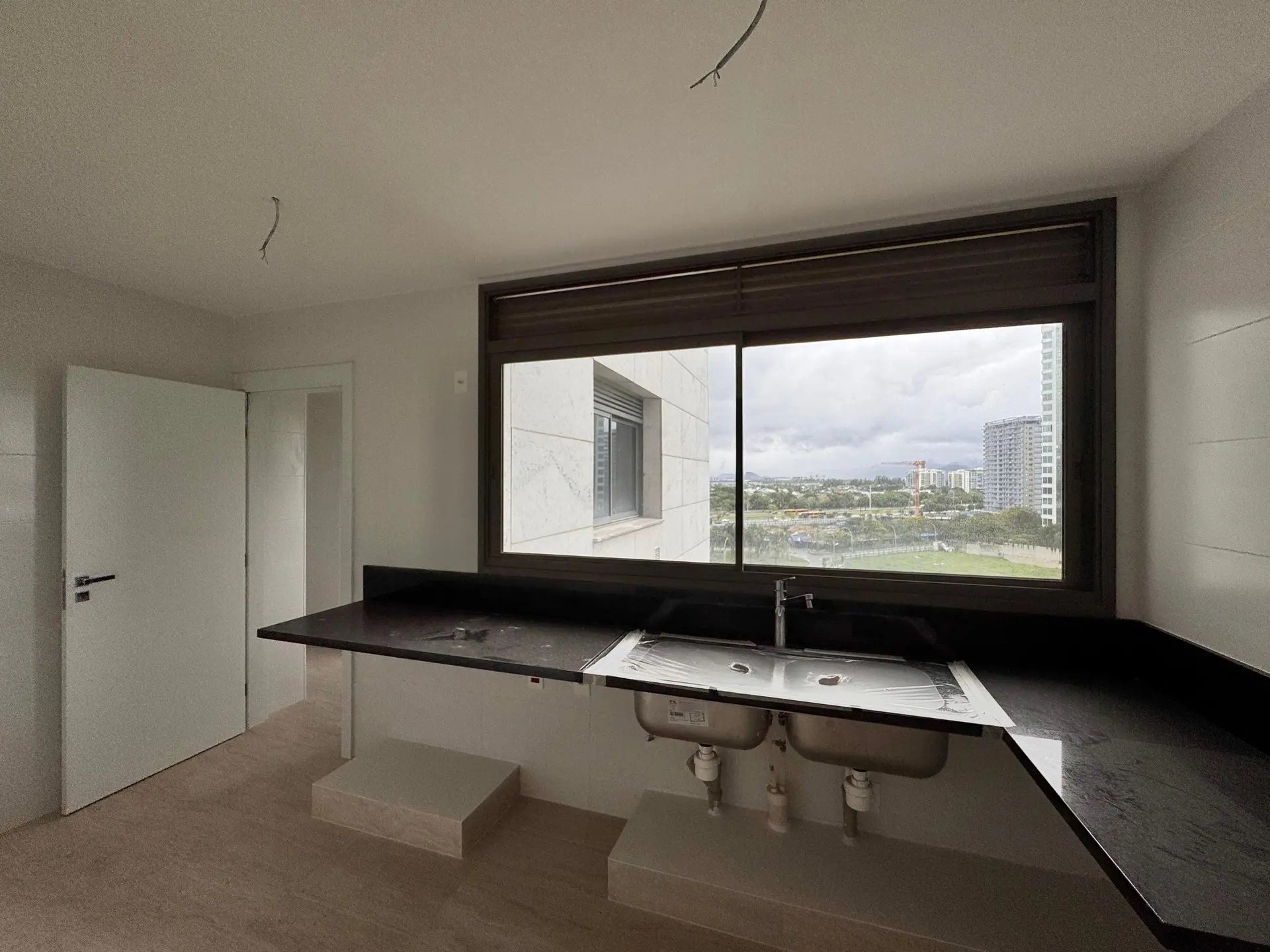 3-bedroom apartment with a home office — photo 5