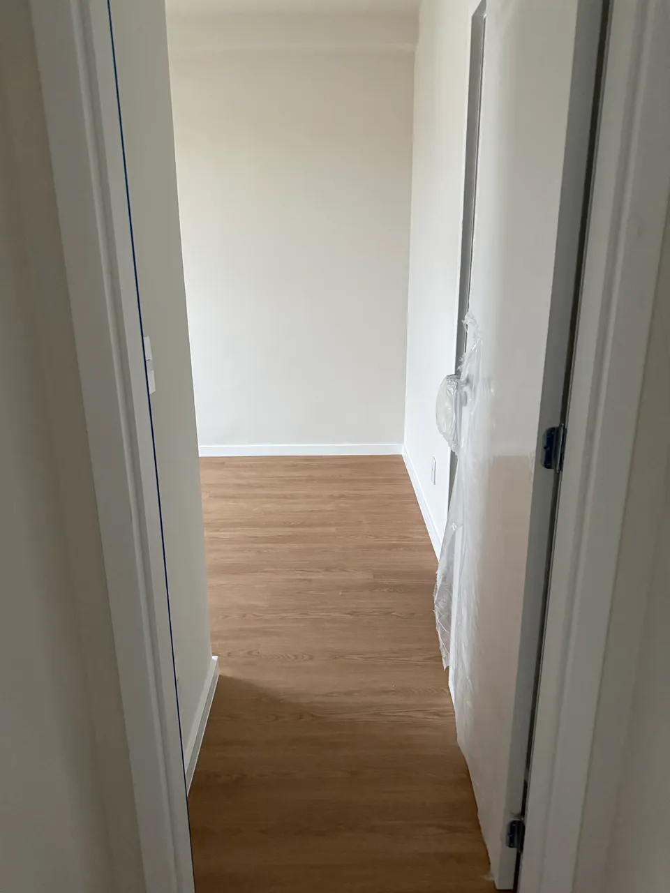 Wood or laminate floors in a 2-bedroom apartment, 53 m² — photo 17