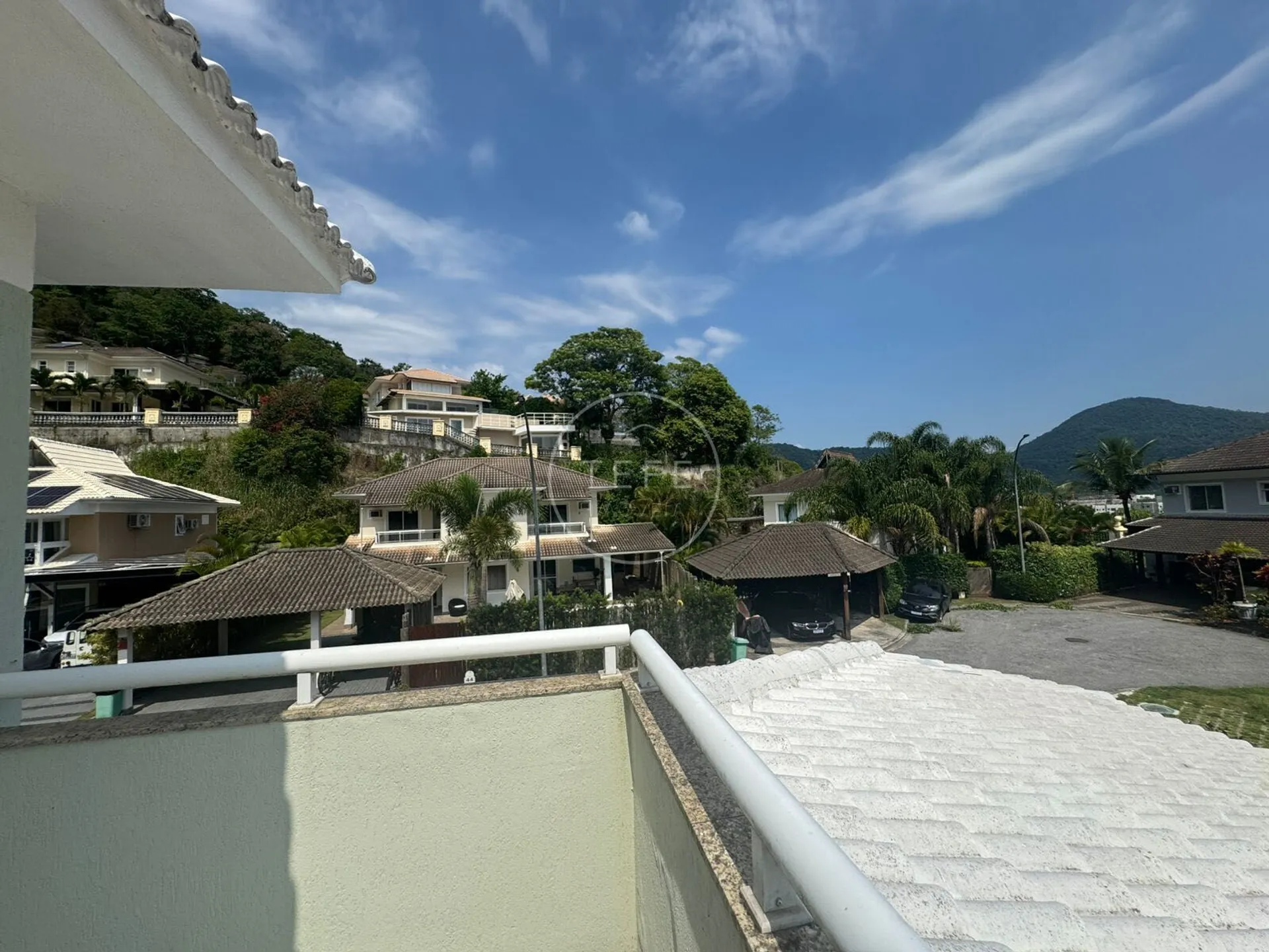 House for rent with 5 suites and 290 m² — photo 37