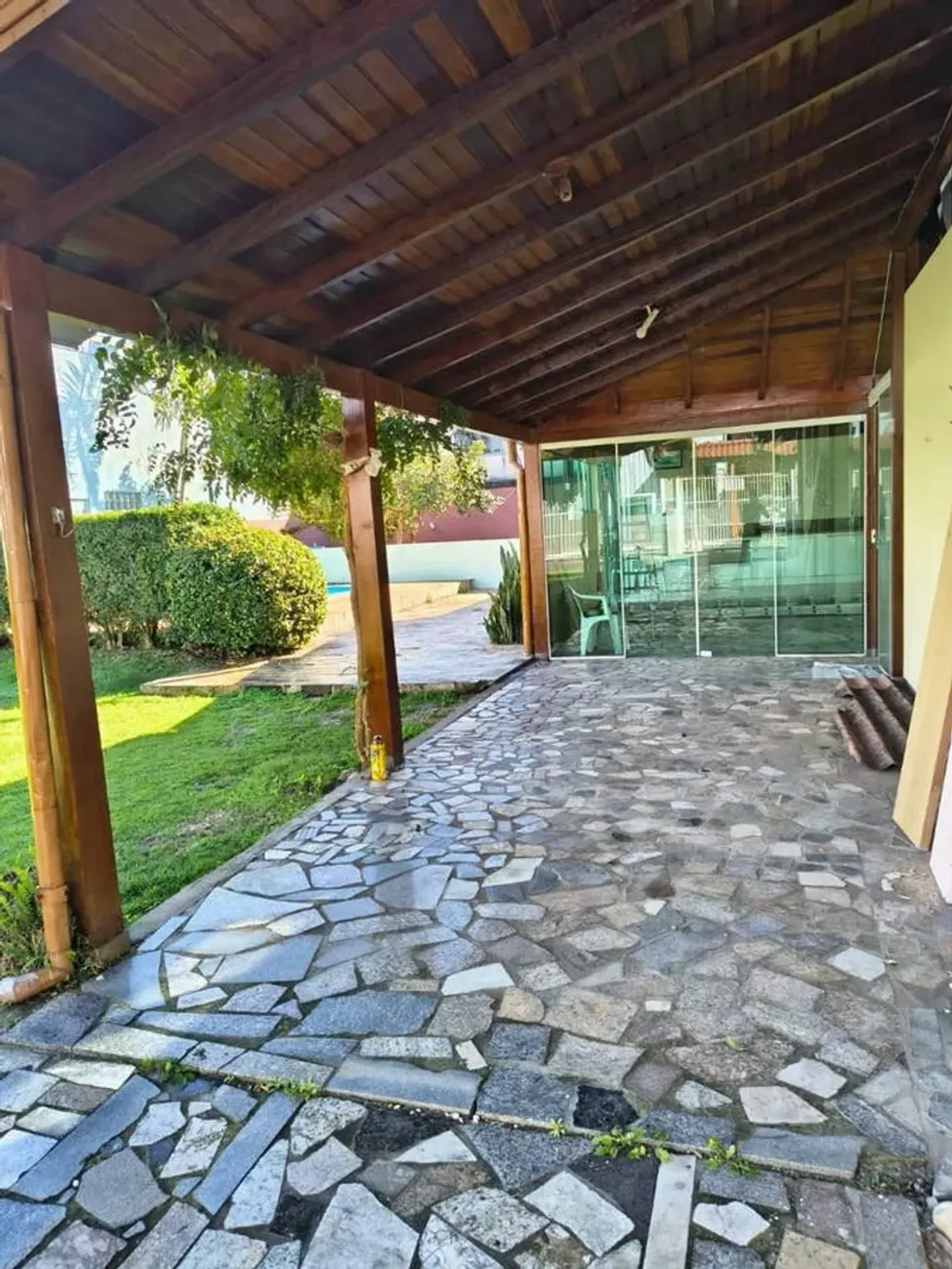 700 m² house with a bathtub and a grill on the balcony — photo 23