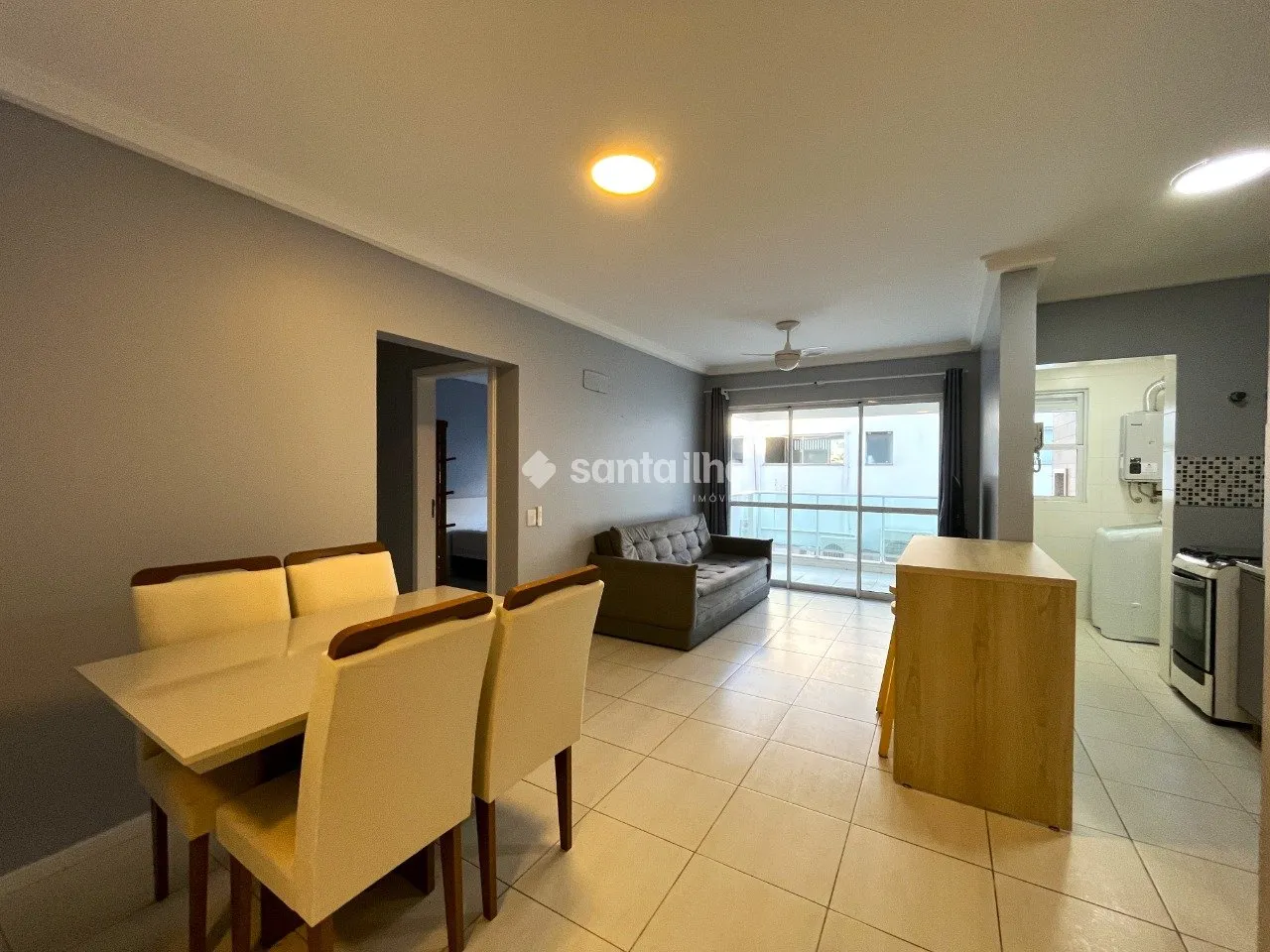 Furnished 2-bedroom apartment with balcony — photo 11