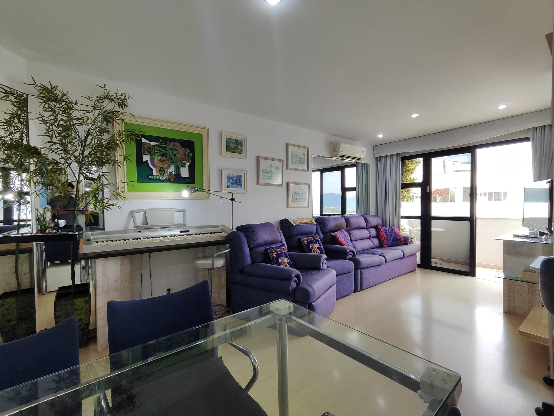 Apartamento mobiliado com 2 quartos em suíte e varanda — photo 6