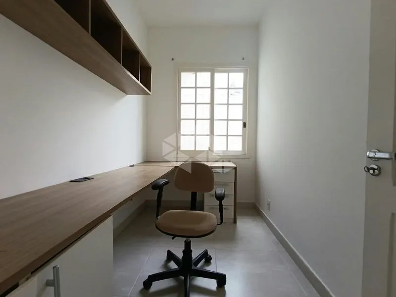 Furnished house, 222 m², with a bathtub — photo 10