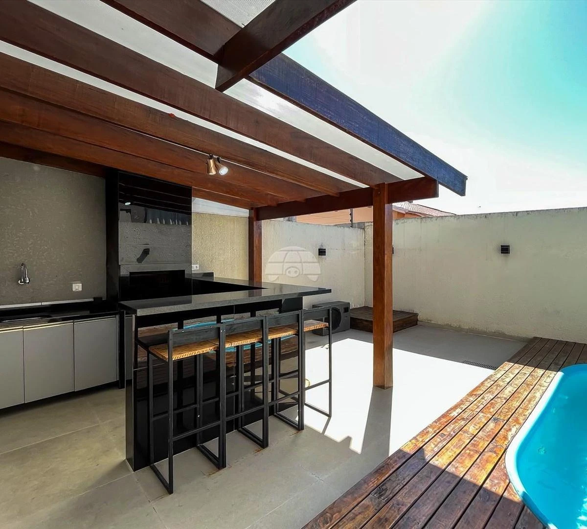 3-bedroom house with a grill on the balcony in Curitiba — photo 28