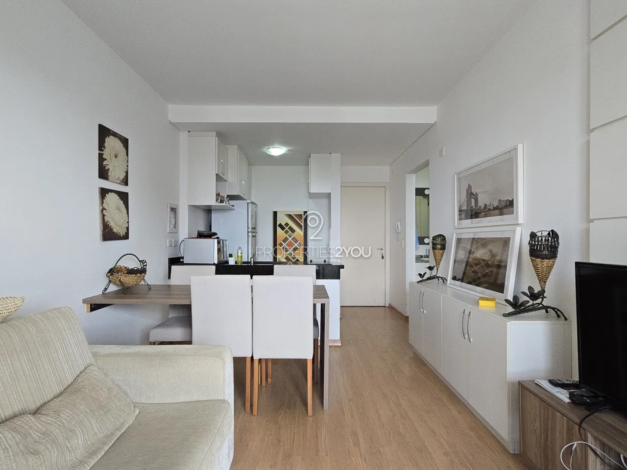 Furnished apartment with a balcony and built-in grill — photo 4