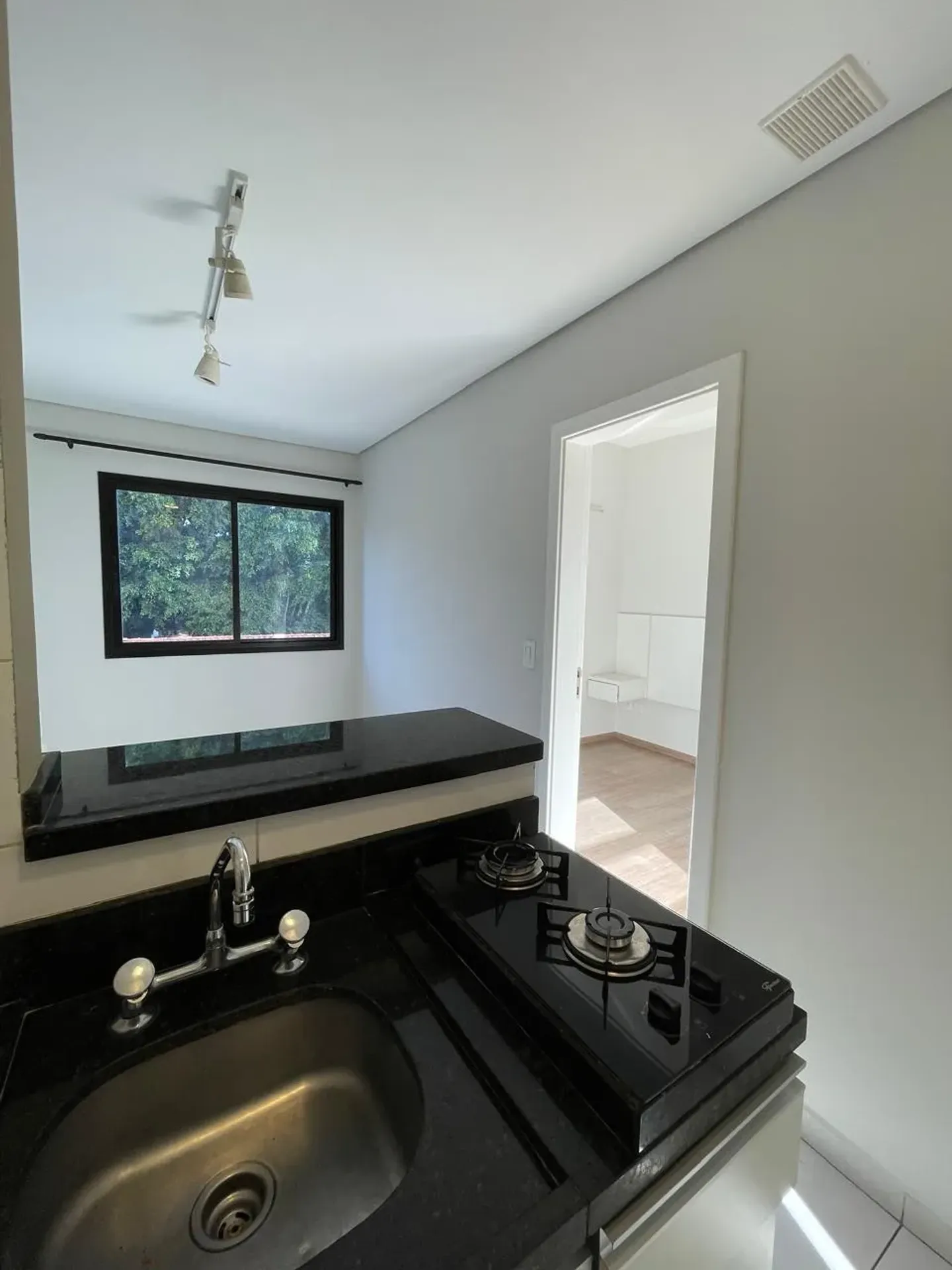 One-bedroom apartment with a dryer in Curitiba — photo 22
