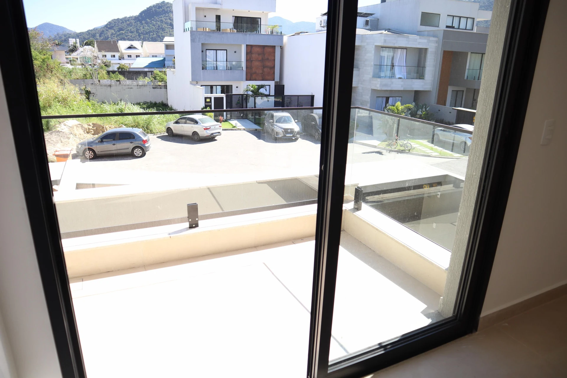 4-bedroom house with a grill on the balcony — photo 36