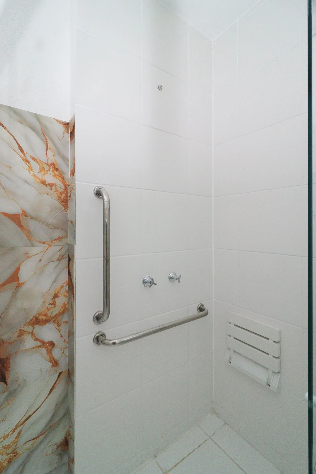 Apartamento com 1 quarto e área de lavanderia — photo 18