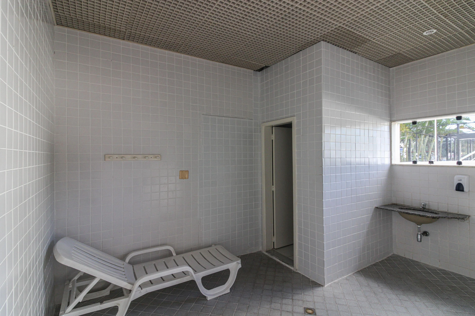 2-bedroom apartment with a mountain view in Rio de Janeiro — photo 37