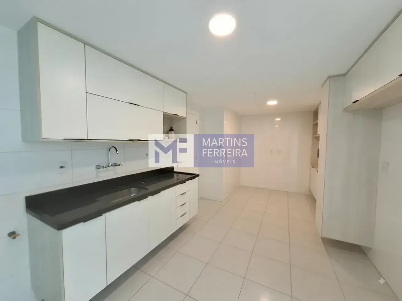 Unfurnished apartment with 4 bedrooms and 5 bathrooms — photo 2