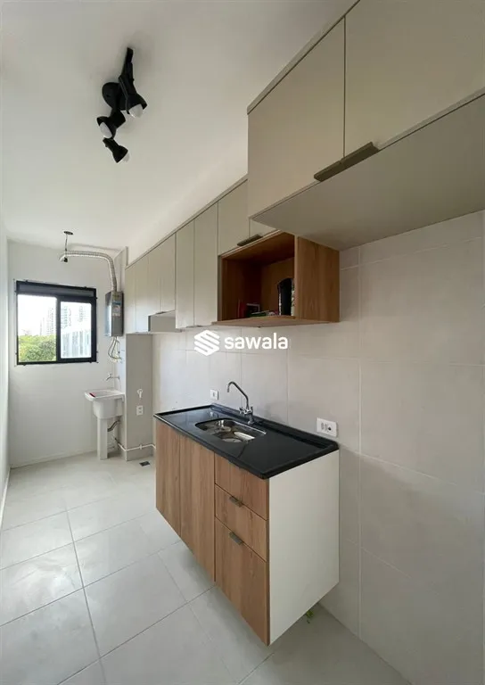 2-bedroom apartment with wood or laminate floors — photo 26