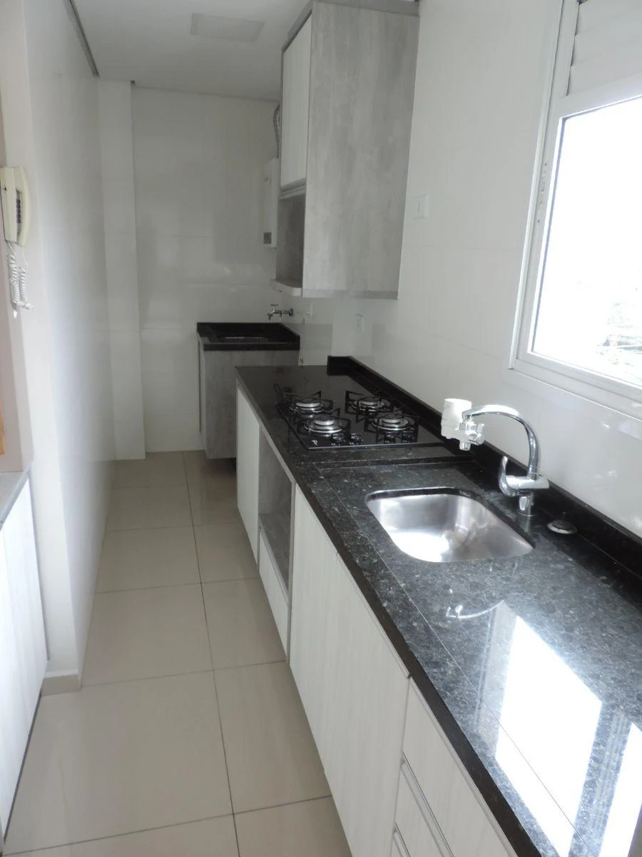 Glass-enclosed balcony in a 2-bedroom apartment, 70 m² — photo 33