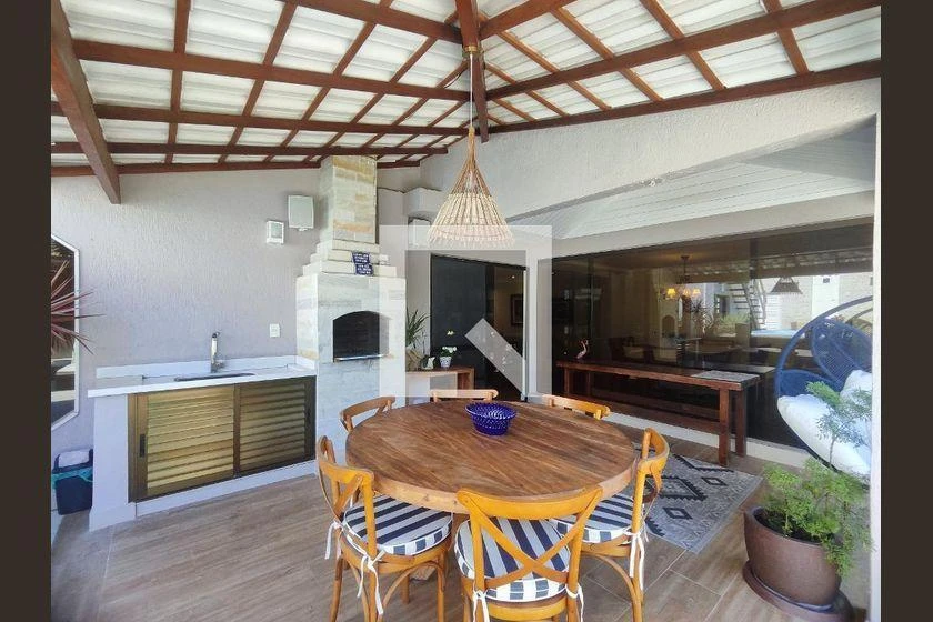 Rental apartment with 4 bedrooms, 360 m² and a balcony — photo 37
