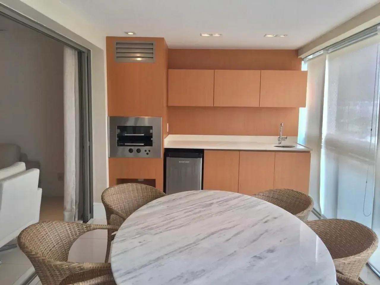 Furnished apartment with 4 bedrooms and integrated kitchen — photo 2
