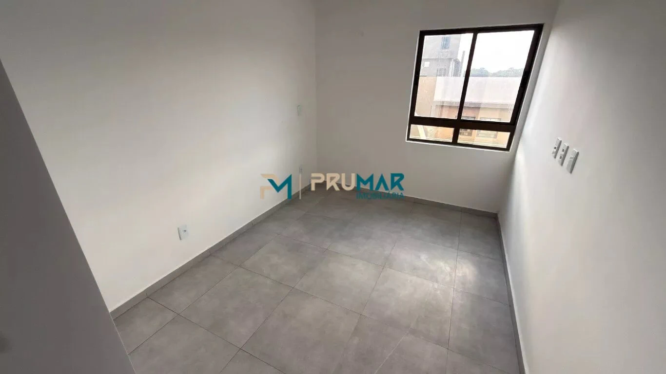 2-bedroom apartment in a building with a gym — photo 5