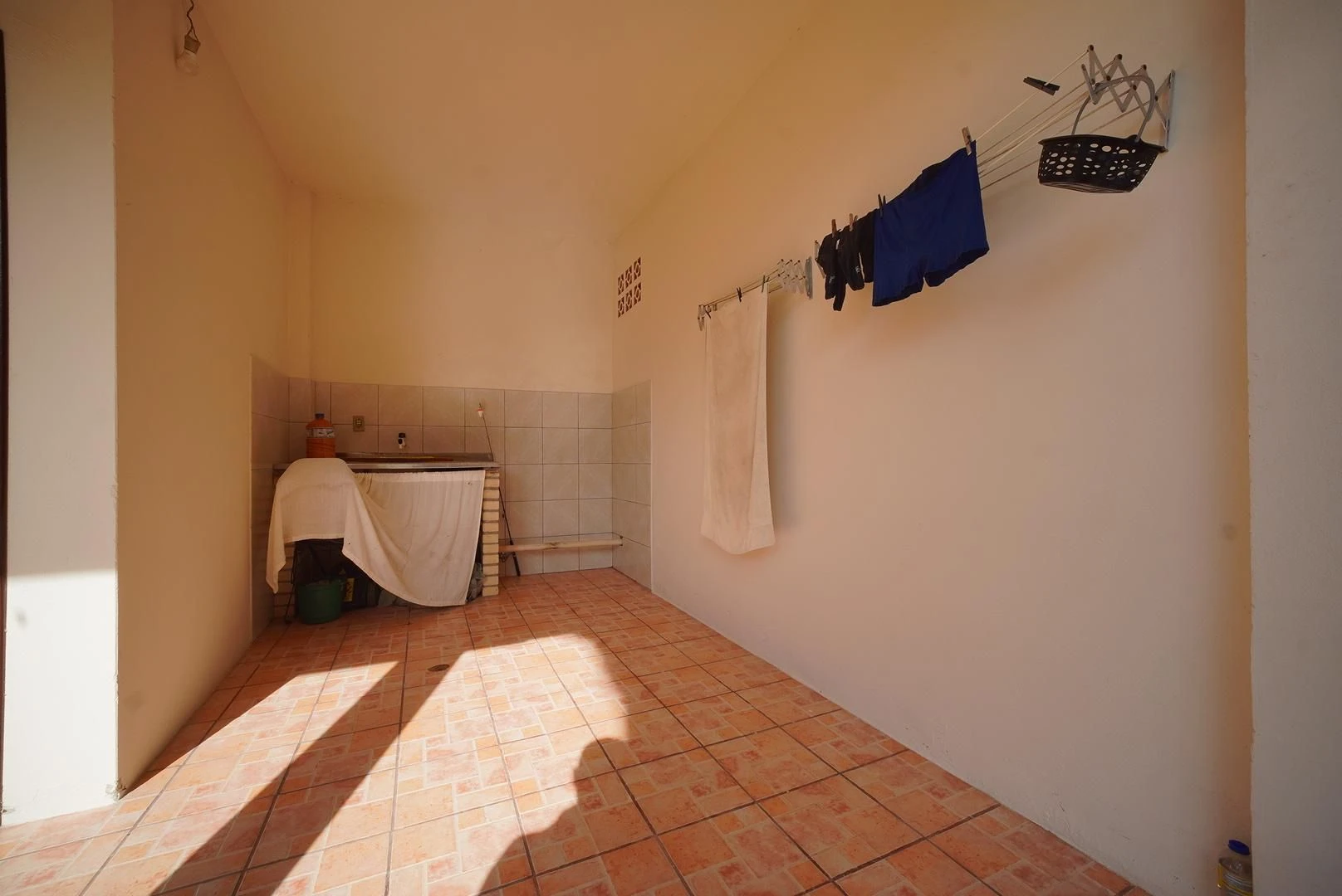 4-bedroom house with a garden — photo 5
