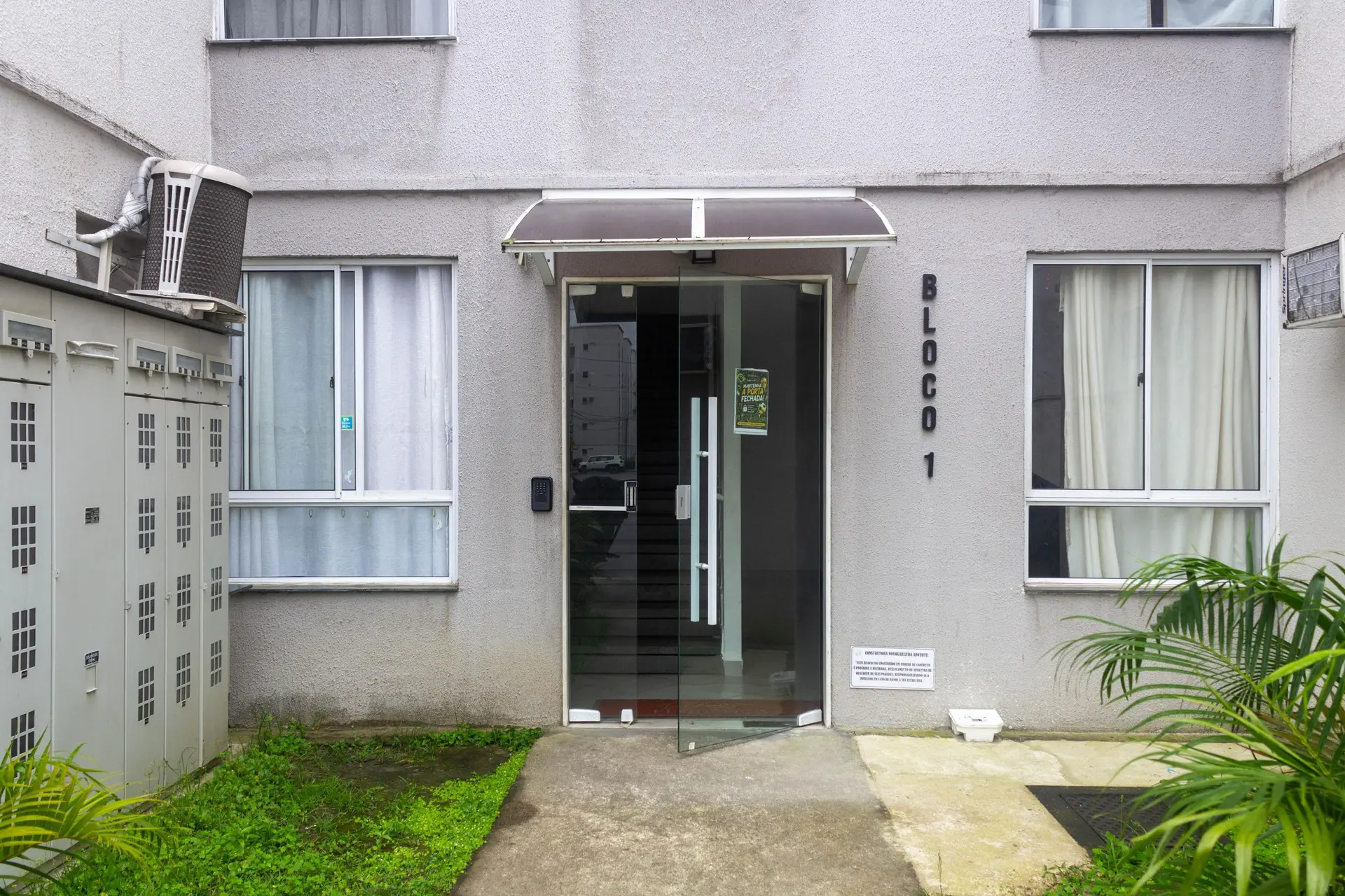 Деревянный пол или ламинат и 2 спальни: квартира 44 м² — photo 2