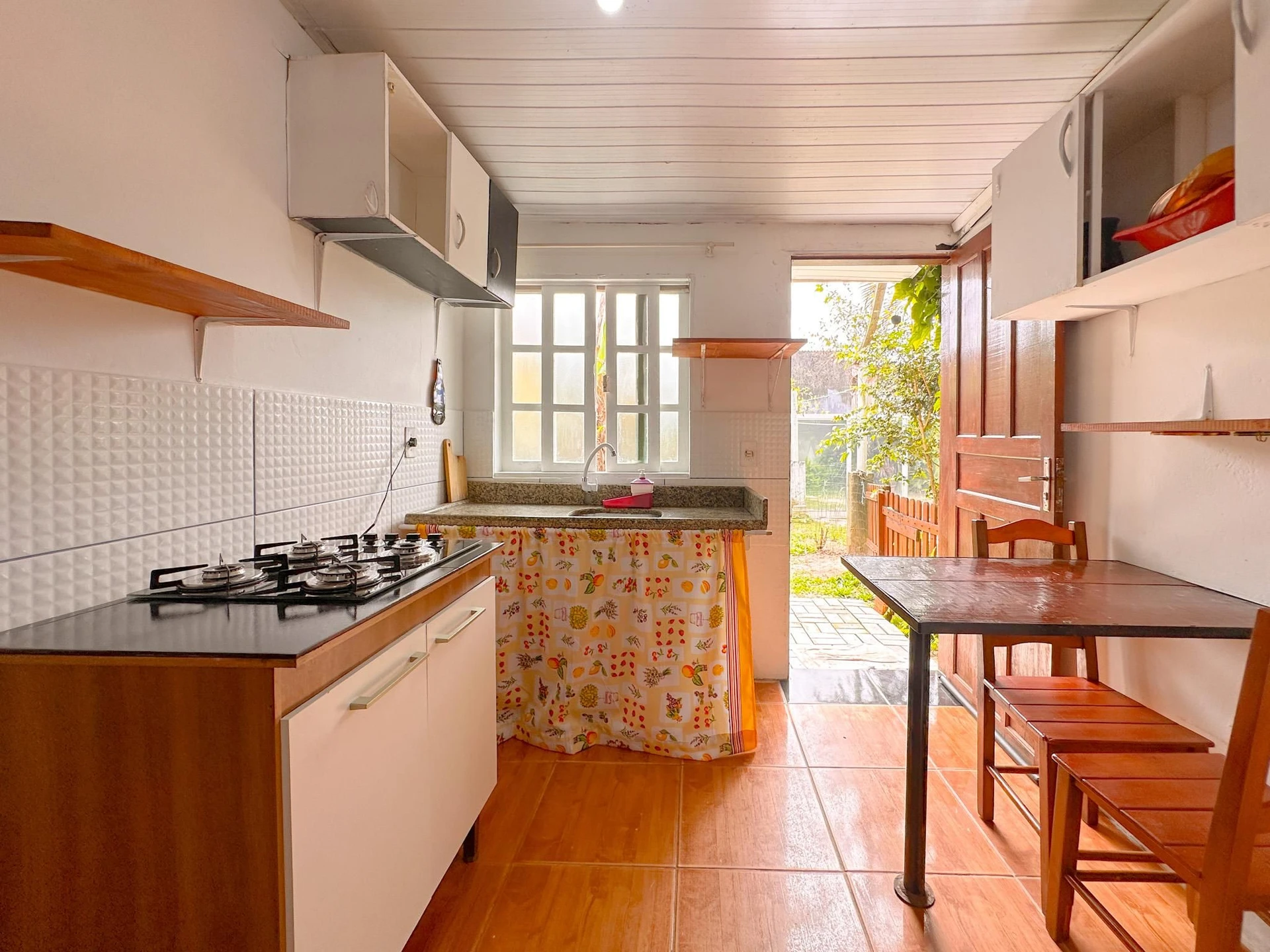 Furnished studio with 1 bedroom and private garden — photo 7