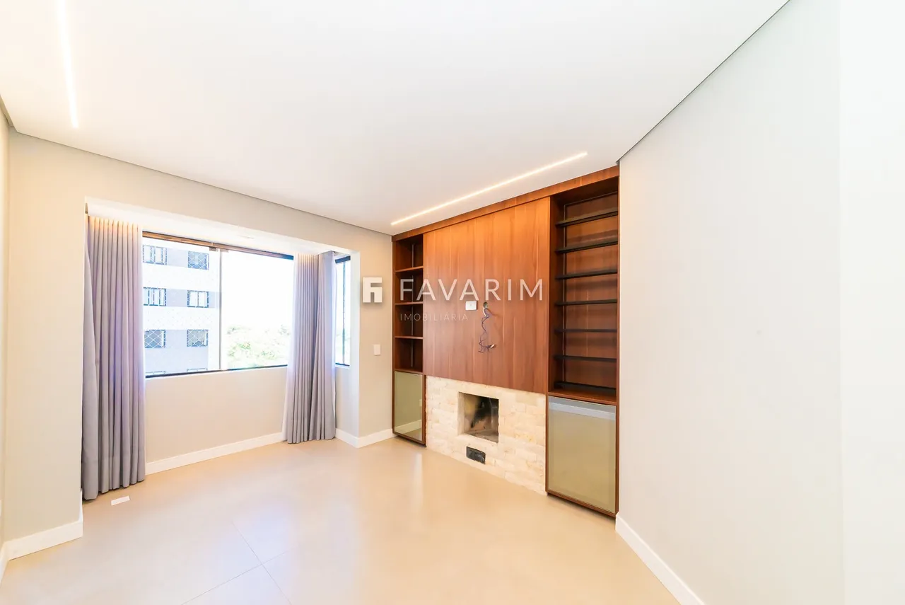 2-bedroom apartment with balcony and laundry area — photo 6