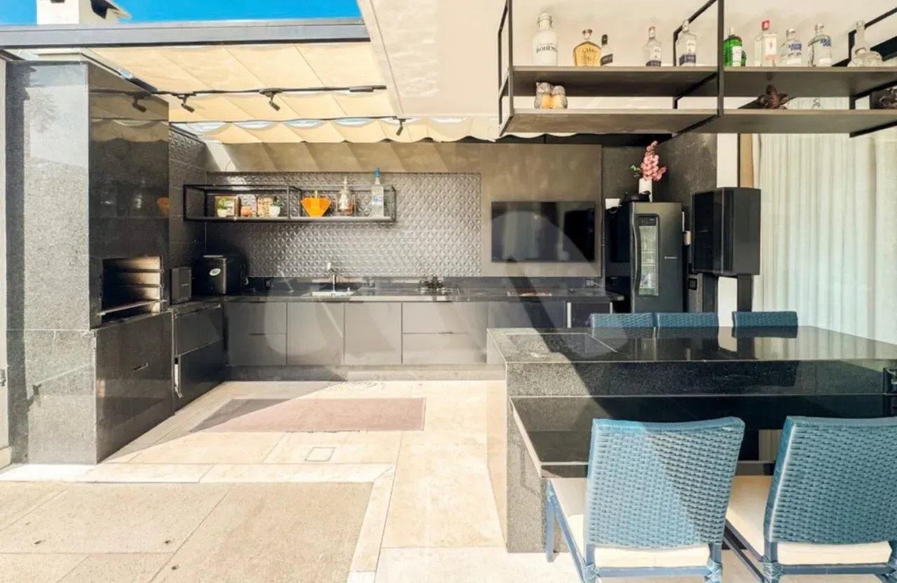 Furnished house with 4 en-suite bedrooms and a balcony grill — photo 25