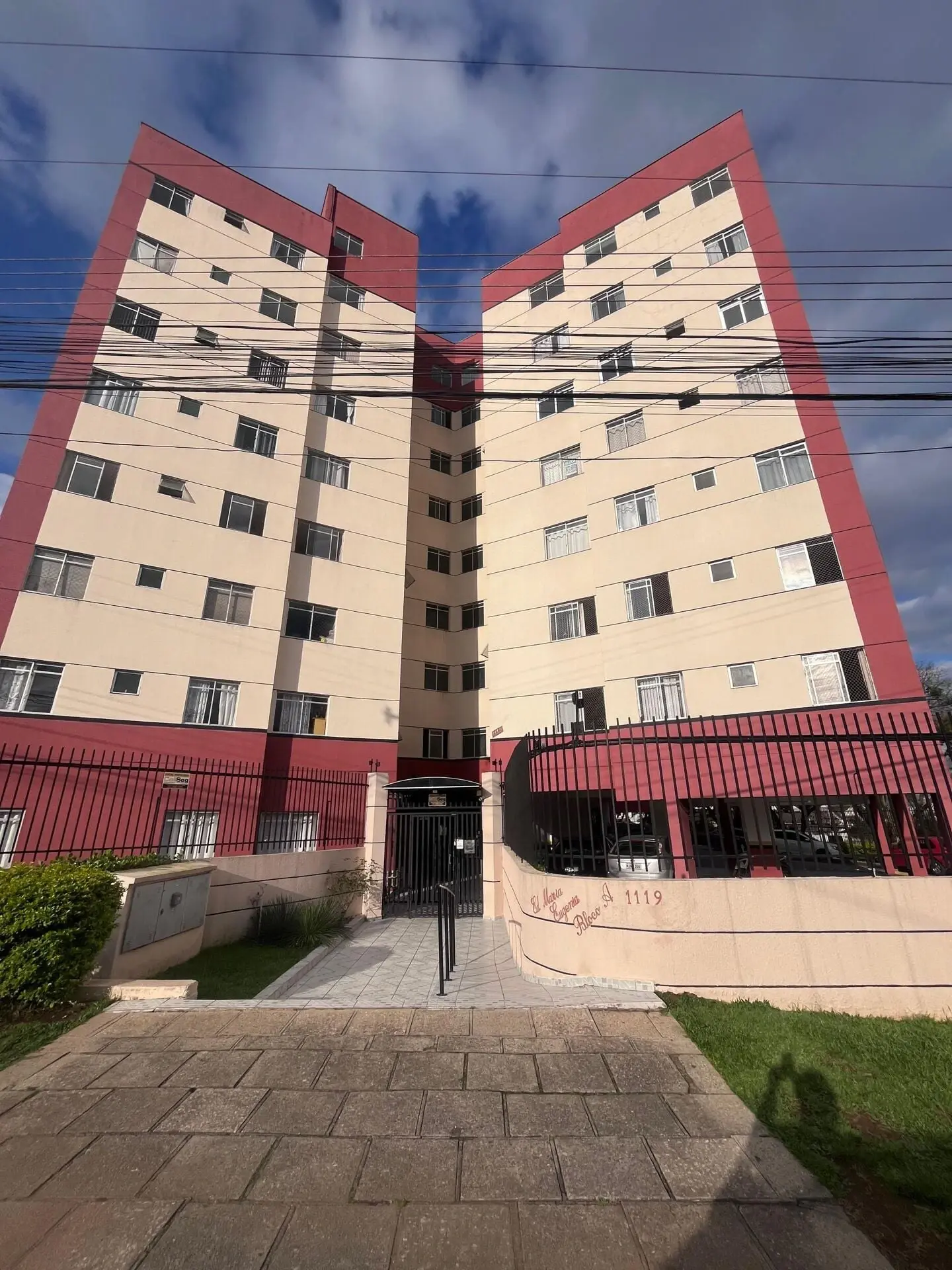 2-bedroom apartment with wood or laminate floors in Curitiba — photo 9