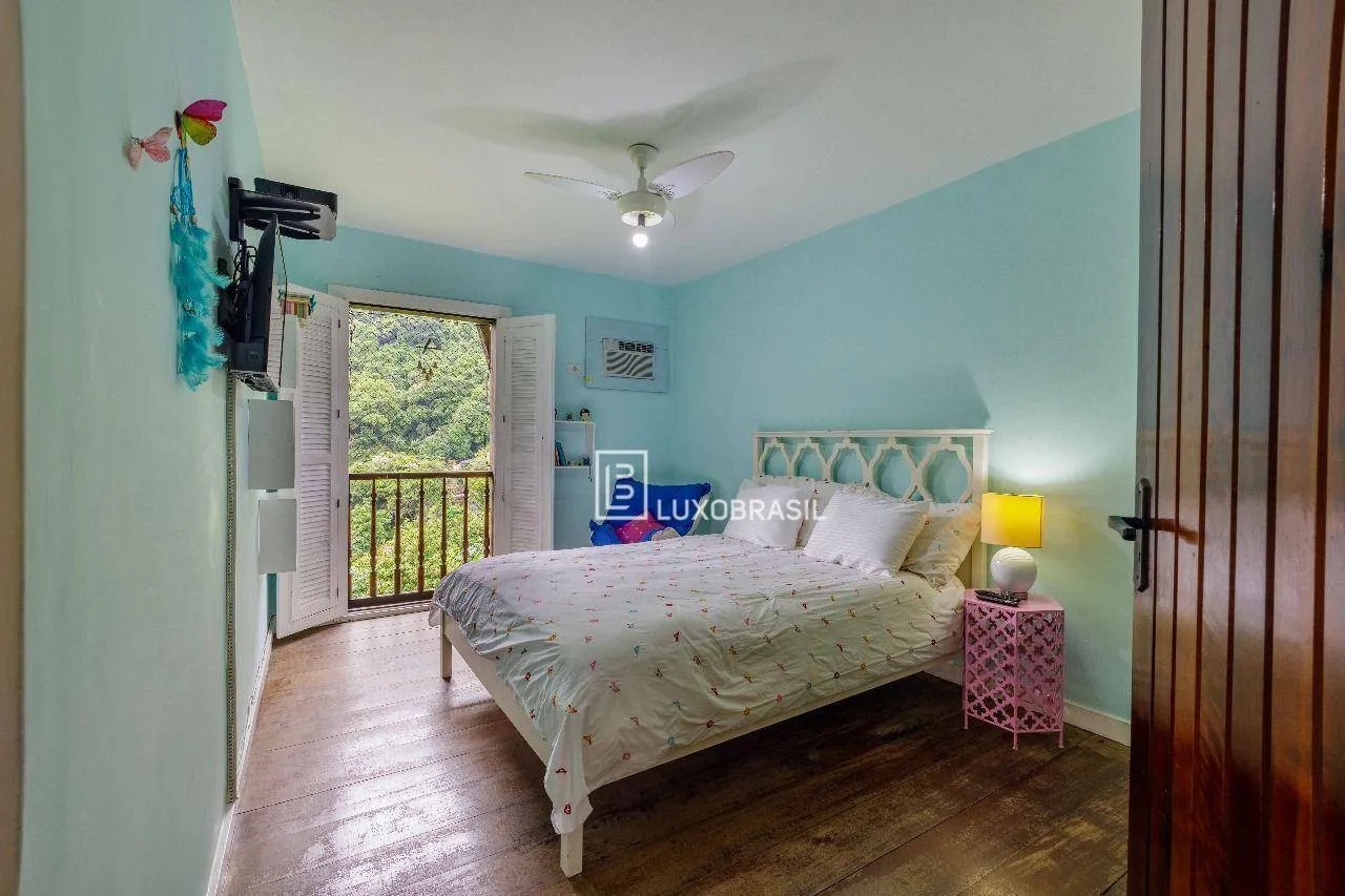 Triplex house with 4 bedrooms and 5 bathrooms with balcony — photo 20