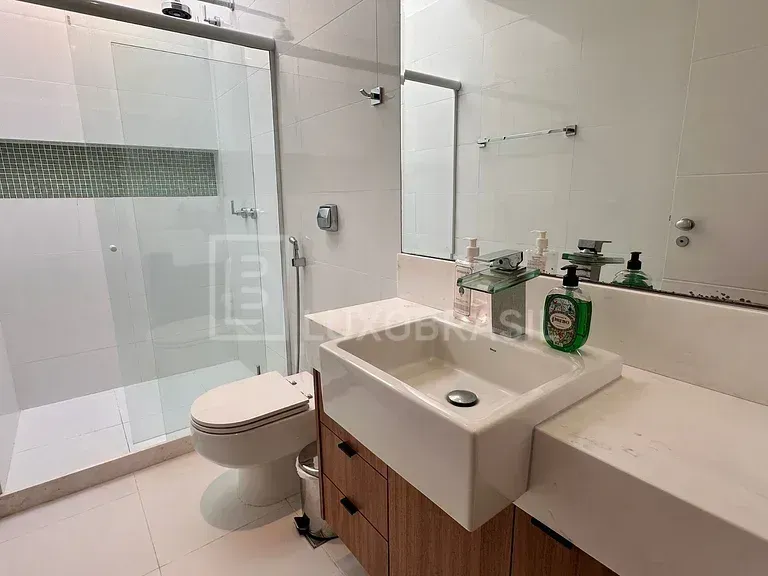 Casa moderna com 3 quartos e 5 vagas de garagem — photo 33