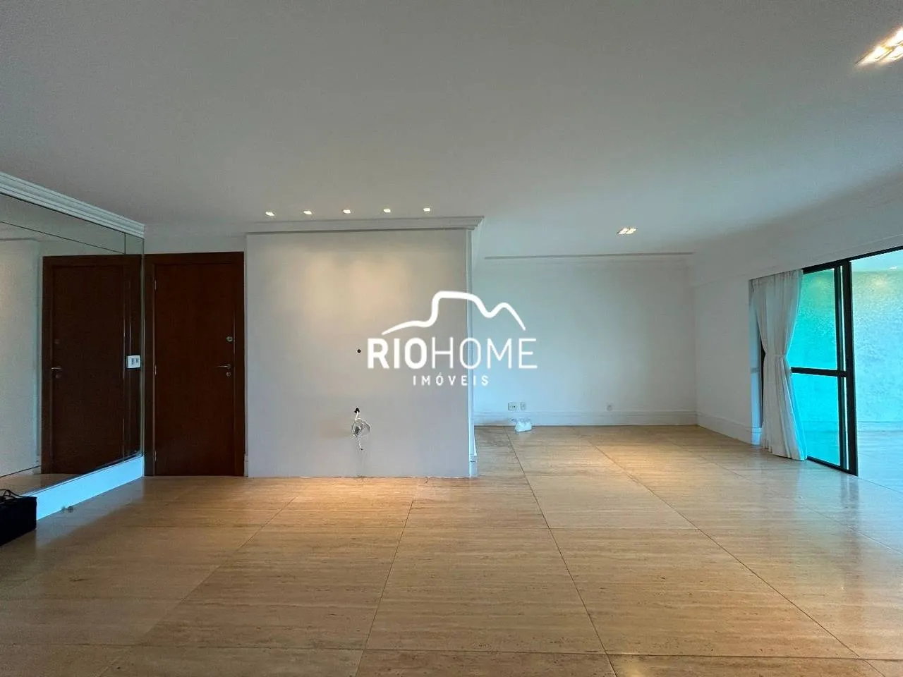 Apartment, 174 m², with a glass-enclosed balcony — photo 8