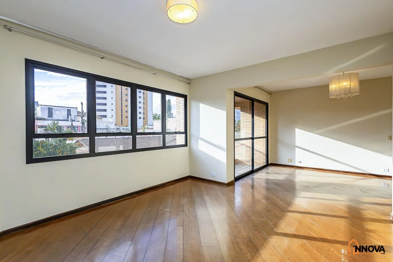 Незмебльована квартира з 3 кімнатами та 187 м² — photo 2