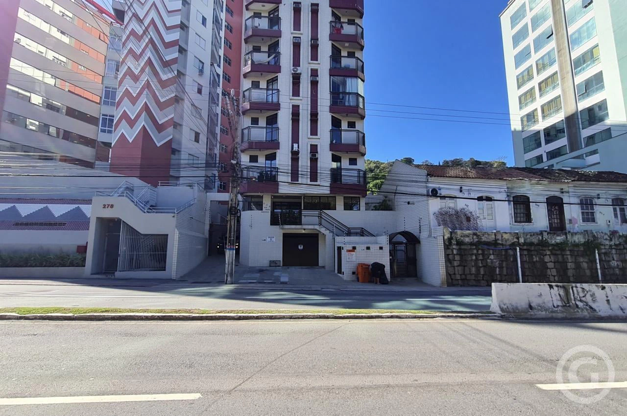 Apartamento amueblado de 1 dormitorio con plaza — photo 14
