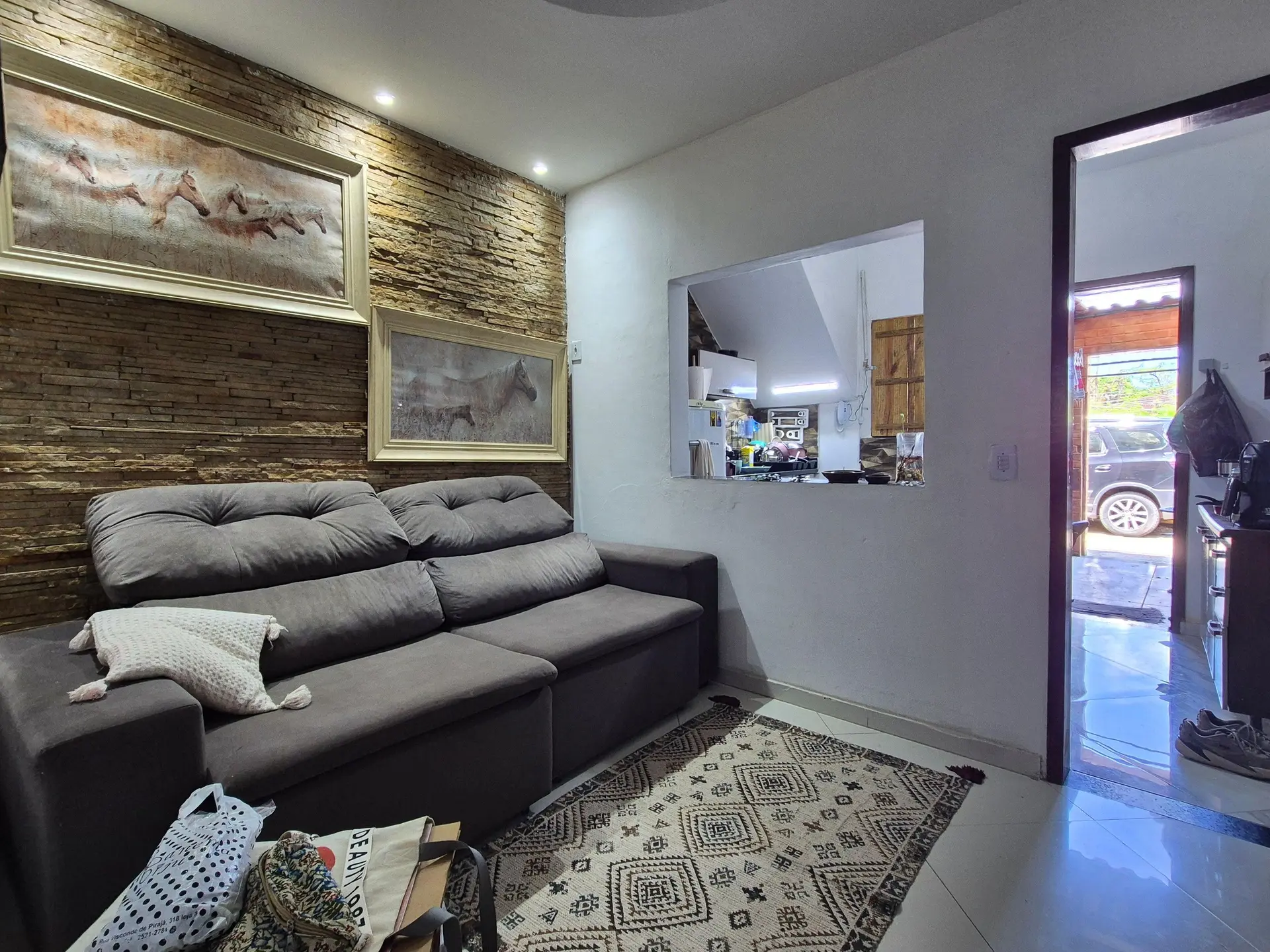 Furnished house with 2 bedrooms, 1 en-suite, no parking — photo 4