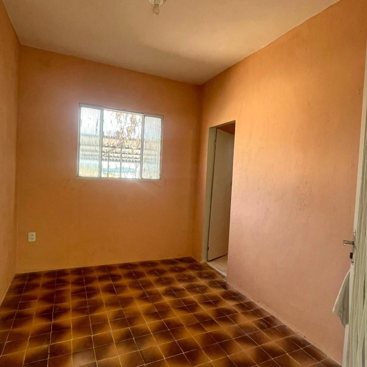 70 m² house with 1 bedroom and an electric shower