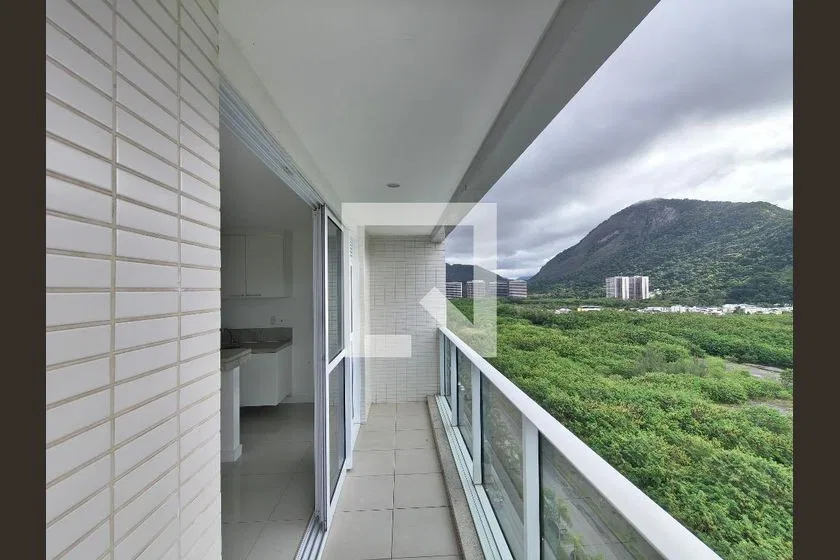 2-bedroom apartment with a mountain view — photo 4