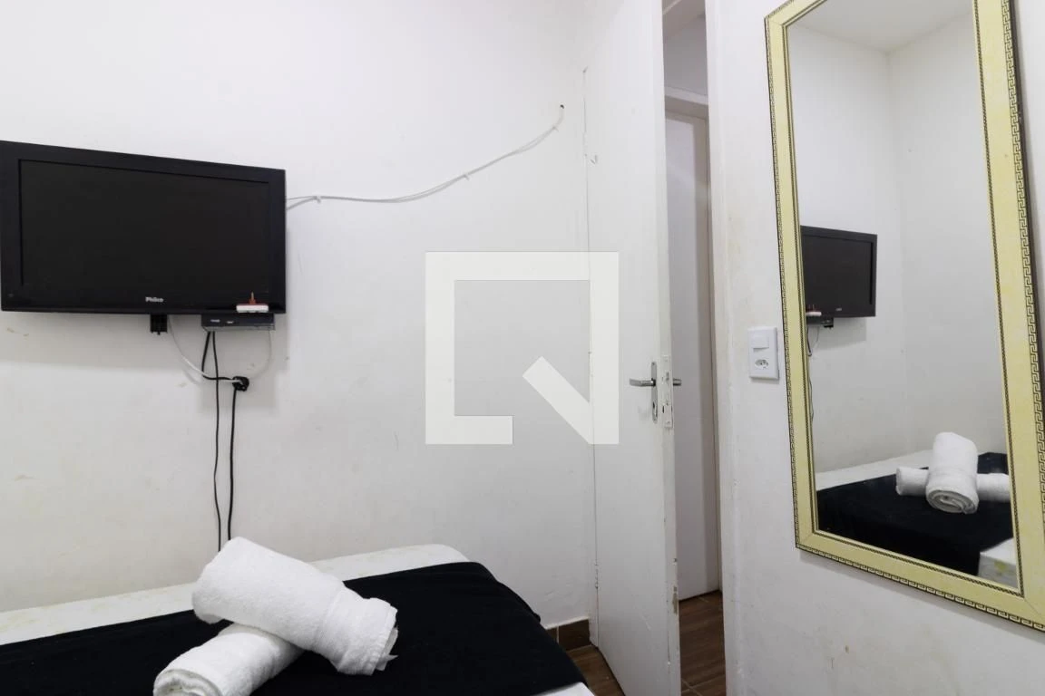 Furnished 2-bedroom apartment with 1 bathroom no parking — photo 6