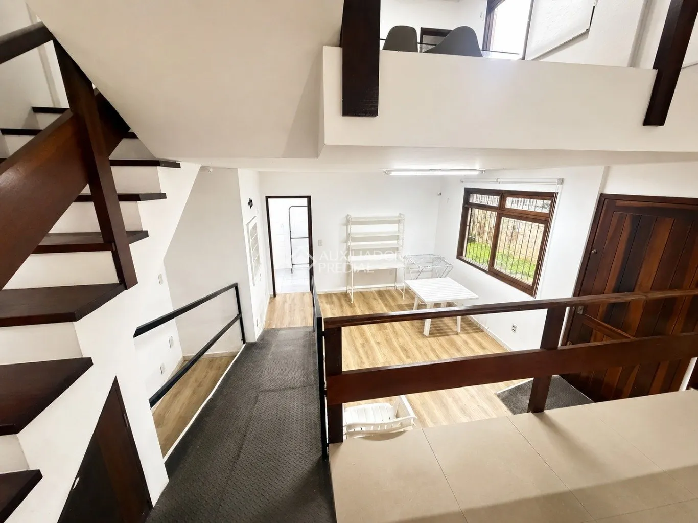 House with 5 bedrooms and 2 en-suites plus 2 parking — photo 9