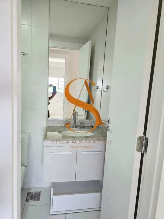 2-bedroom 2-bath apartment with open-plan kitchen — photo 9