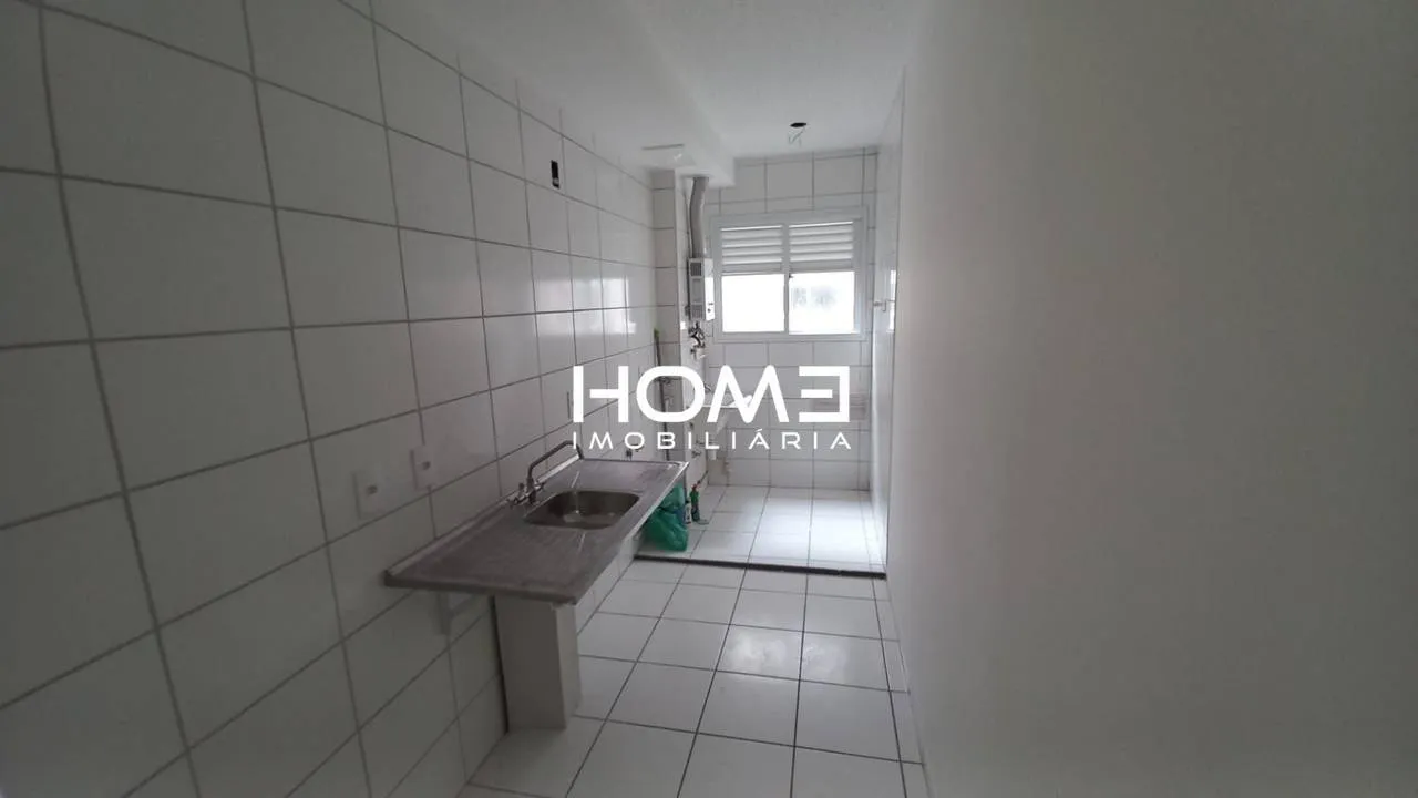 2-bedroom apartment with a mountain view — photo 5