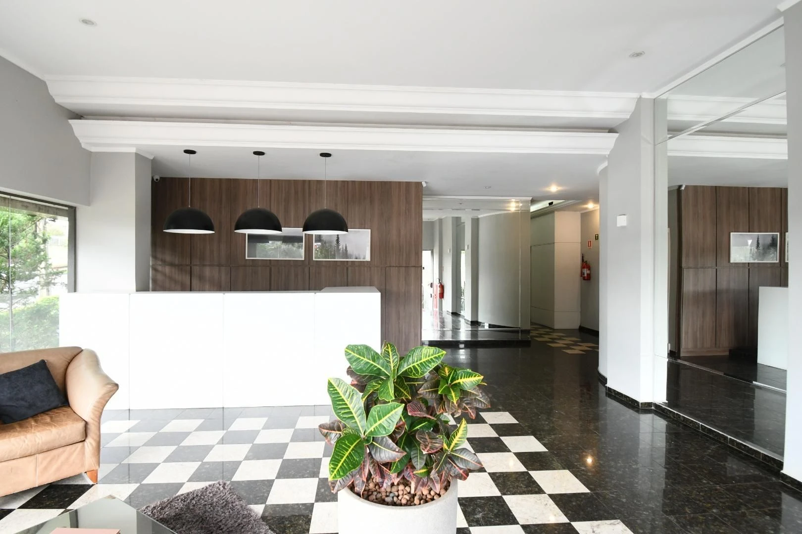 3-bedroom apartment in a building with a gym — photo 38