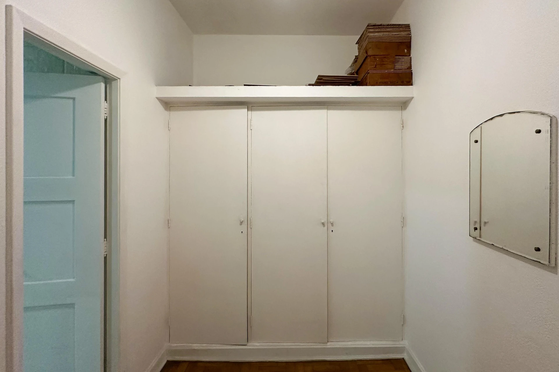 Unfurnished apartment with 3 bedrooms and 4 bathrooms — photo 39