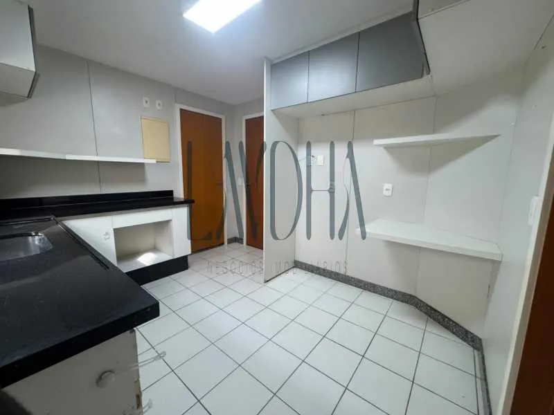 Apartment with 4 bedrooms and a separate kitchen — photo 20
