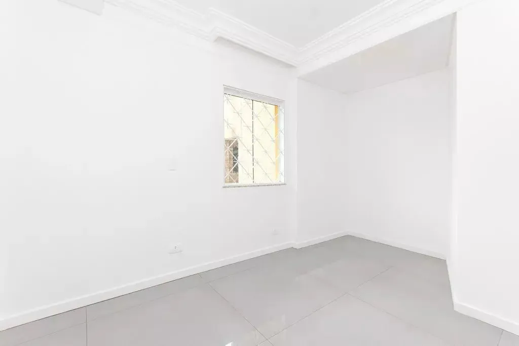 Будинок з 4 спальнями та 261 м² і балконом — photo 9