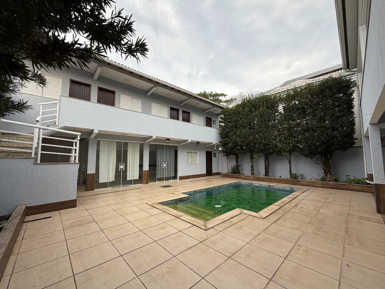 Casa com 4 quartos e 5 banheiros, 300 m² — photo 28