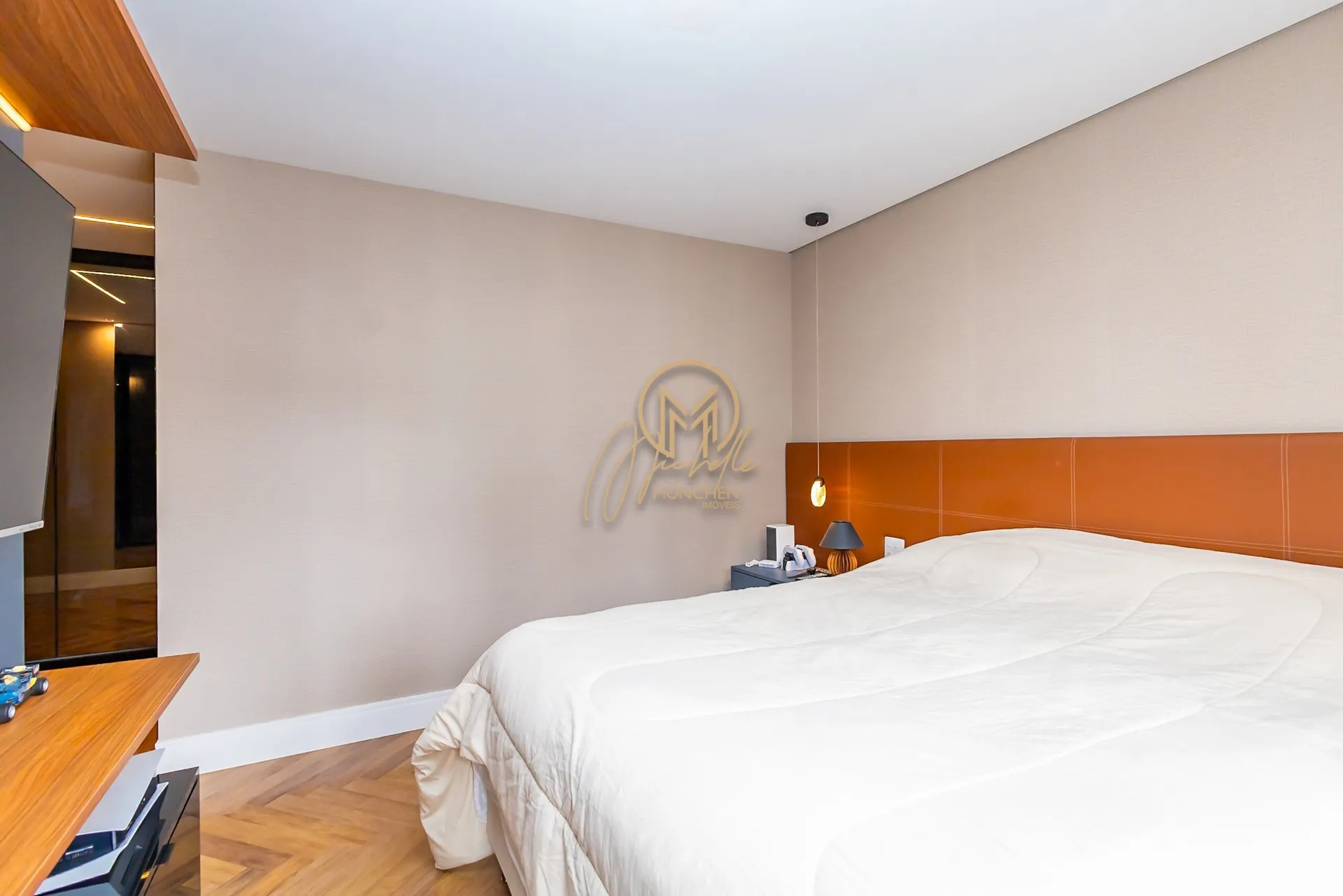 Furnished 462 m² apartment with 4 en-suite rooms — photo 23