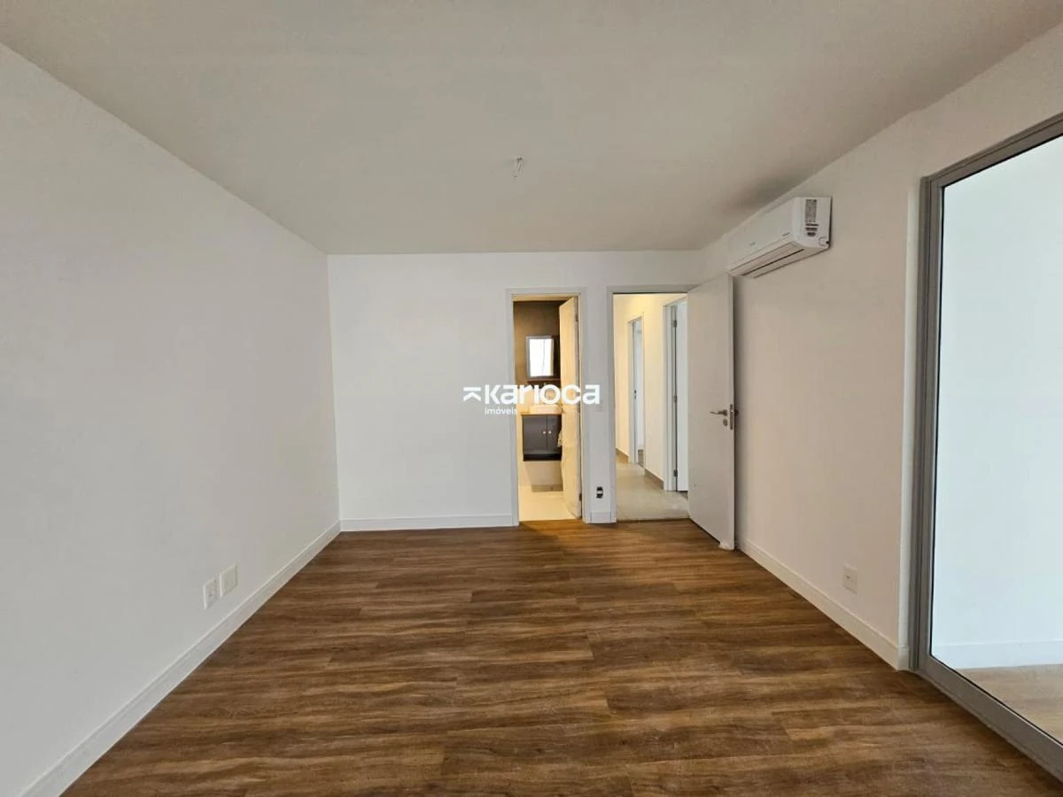 3-bedroom apartment with floor-to-ceiling windows — photo 19