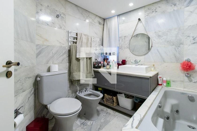 Furnished 3-bedroom apartment with 146 m² — photo 25