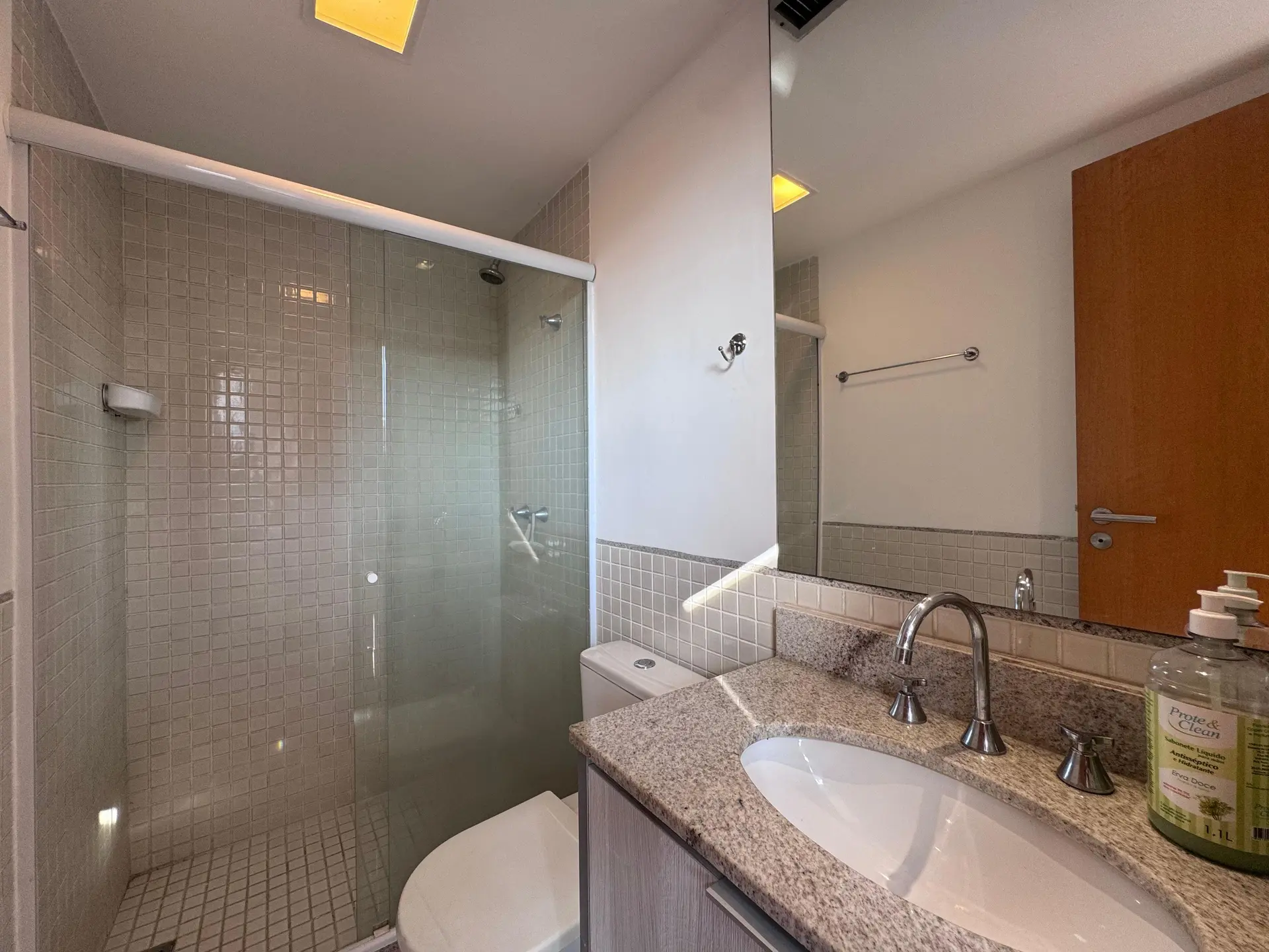4-bedroom apartment with a glass-enclosed balcony — photo 49
