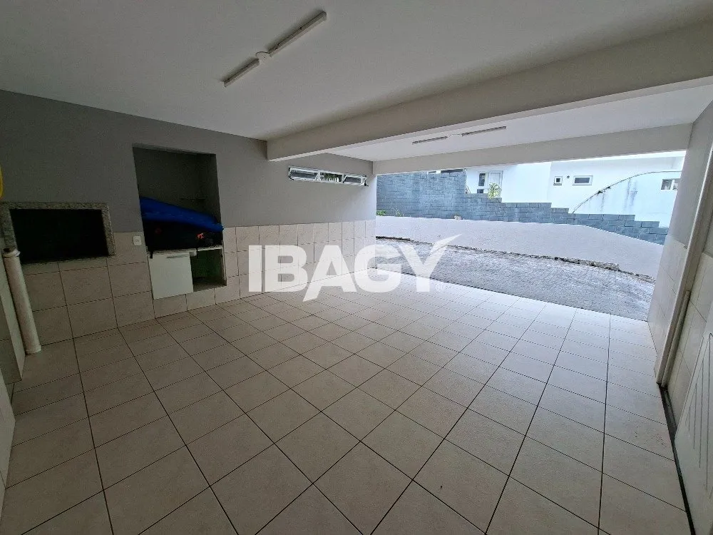 Furnished house with 3 bedrooms and a spacious balcony — photo 16